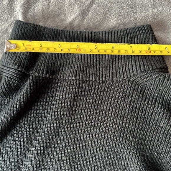 Lululemon Merino Wool Blend Black Turtleneck Sweater - Picture 5 of 12